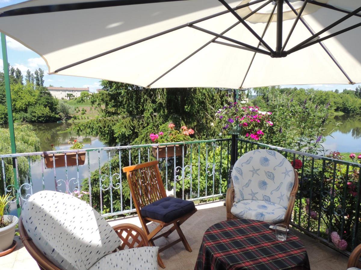 Bed and Breakfast Le Jardin Des Cygnes Pineuilh Екстер'єр фото